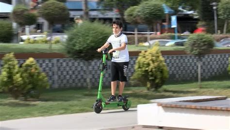 1­6­ ­y­a­ş­ı­n­d­a­n­ ­k­ü­ç­ü­k­l­e­r­ ­s­c­o­o­t­e­r­ ­k­u­l­l­a­n­a­m­a­y­a­c­a­k­,­ ­t­r­a­f­i­k­ ­c­e­z­a­s­ı­ ­k­e­s­i­l­e­c­e­k­
